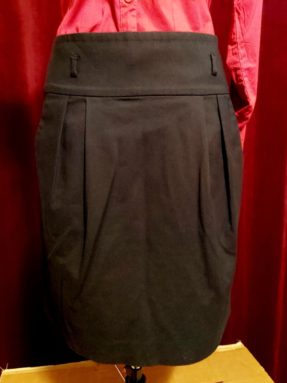Ann Taylor Loft Black Workwear Pencil Skirt with Front Pleats And Pockets - Sz 6